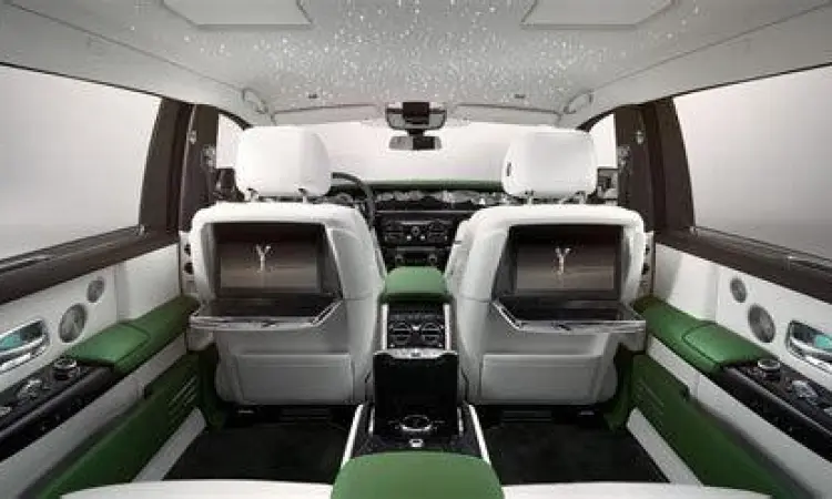 Interior Rolls Royce Phantom Interior mewah Rolls Royce Phantom dengan material premium