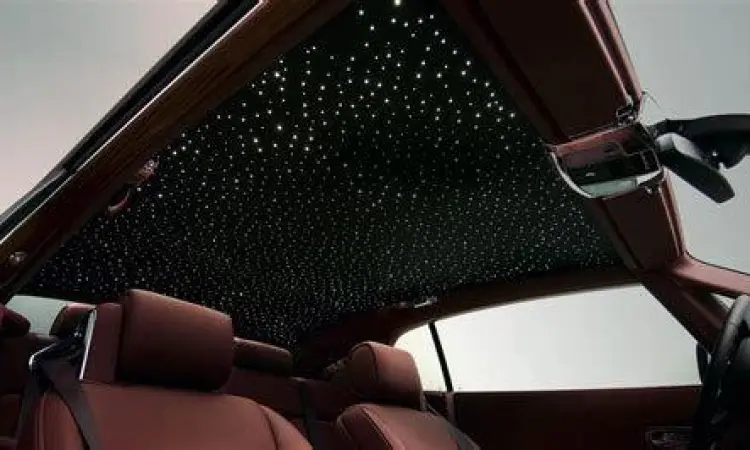 Atap bintang Starlight Headliner pada Rolls Royce Phantom