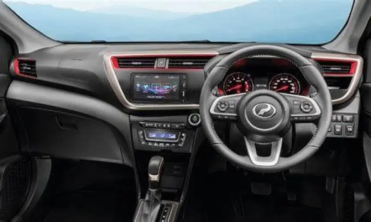 Interior kabin Daihatsu Sirion yang luas