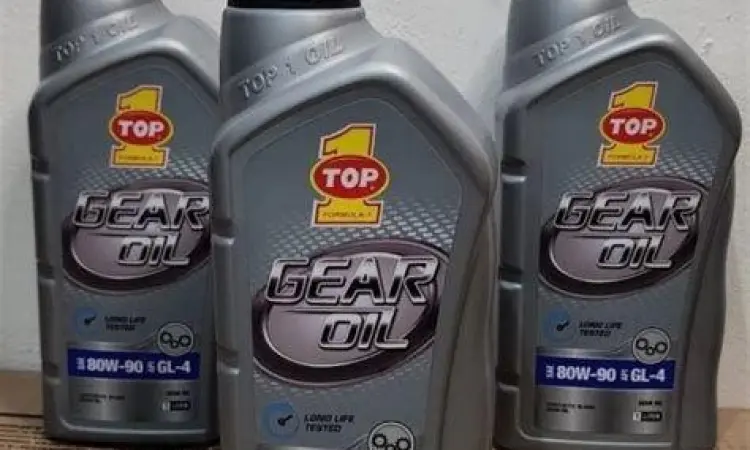 Koleksi botol oli gardan mobil merk Shell dan Pertamina