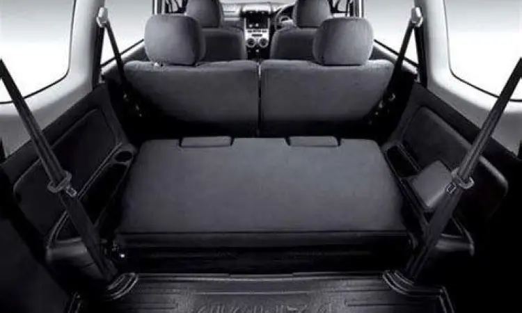 Interior mobil yang bersih dan terawat