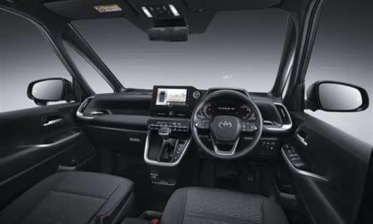 Interior Toyota Voxy Interior mewah Toyota Voxy dengan kursi captain seat