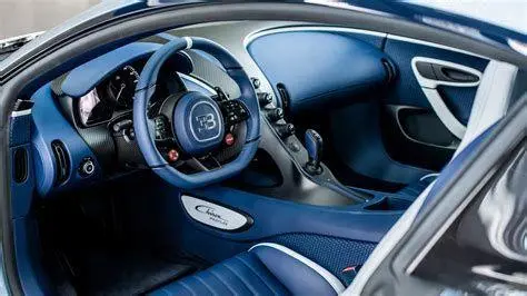 Kabin Mewah Bugatti Chiron Interior mewah Bugatti Chiron dengan material kulit premium