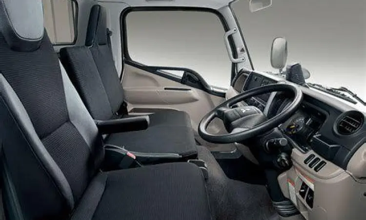 Kabin Mitsubishi Canter Interior kabin truk Mitsubishi Canter terbaru