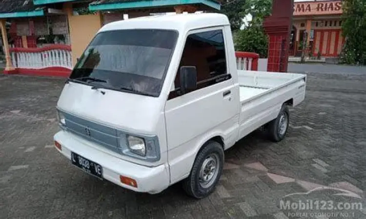 Suzuki Carry ST100 Legendaris Mobil Suzuki Carry ST100 warna putih kondisi terawat