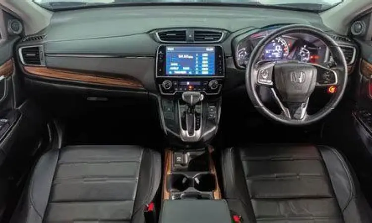 Interior CR-V Turbo Interior mewah Honda CRV Turbo dengan panel kayu