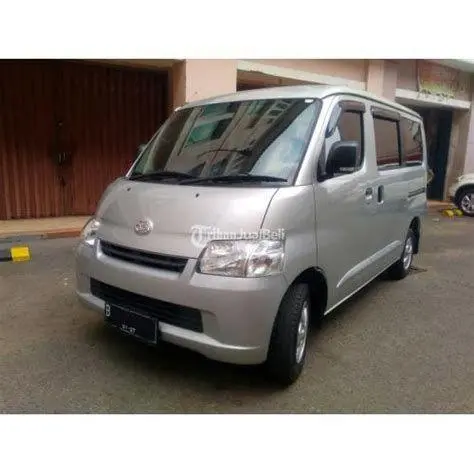 Daihatsu Gran Max Minibus Eksterior Daihatsu Gran Max Minibus bekas warna putih