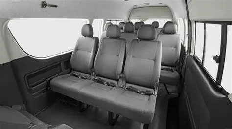 Interior Toyota Hiace Interior Toyota Hiace Commuter yang lega dan nyaman