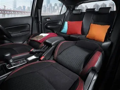 Fitur Ultra Seat Honda Demonstrasi fitur Ultra Seat pada Honda City Hatchback
