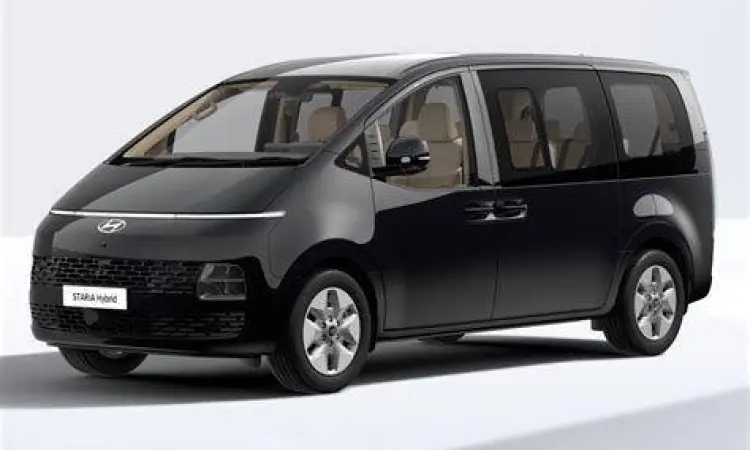 Eksterior Hyundai Staria Eksterior Hyundai Staria warna hitam yang elegan