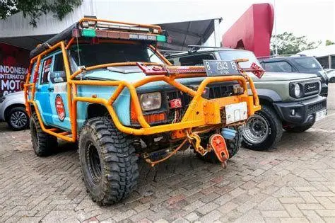 Jeep Cherokee XJ Jeep Cherokee XJ hitam modifikasi offroad