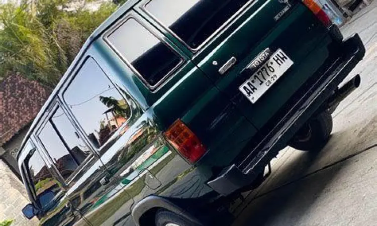 Interior Kijang Super 1994 Interior Toyota Kijang Super 1994 yang masih orisinal