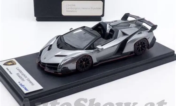 Lamborghini Veneno Roadster perak yang elegan