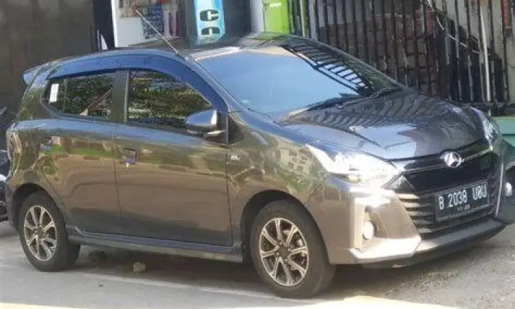 Pemeriksaan komponen mesin mobil matic bekas