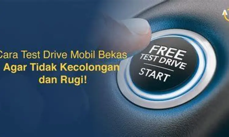 Melakukan test drive mobil matic bekas di jalan raya