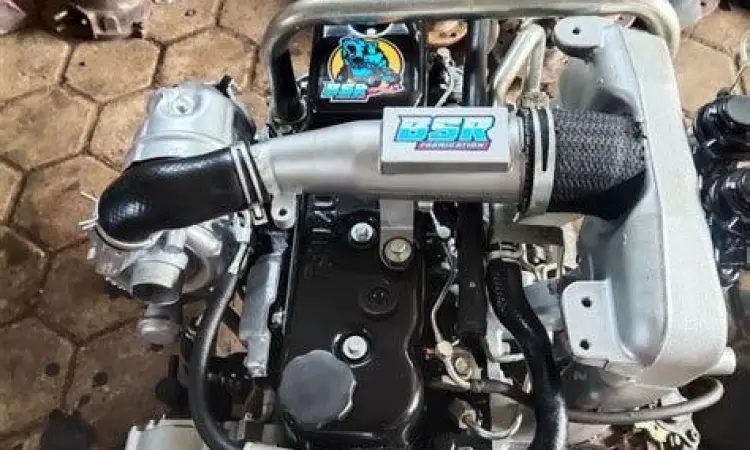 Mesin diesel Isuzu Panther 4JA1-L Turbo yang tangguh