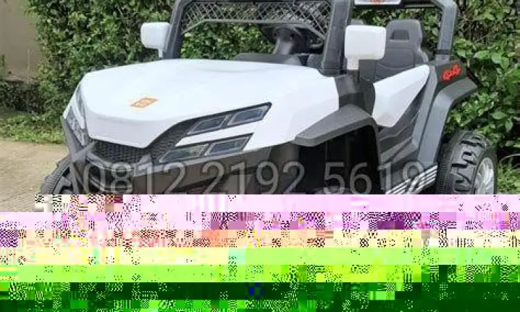 Proses pengisian daya aki mobil mainan anak