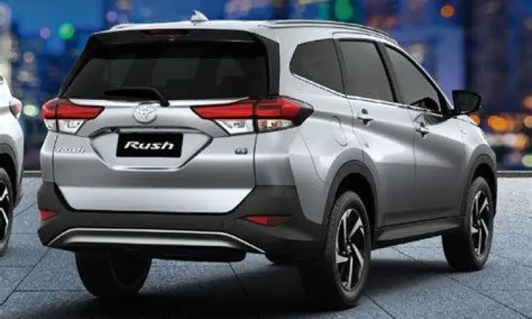 Tampilan belakang Toyota Rush All New