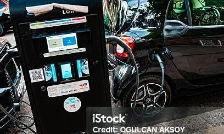 Pengisian Daya Smart EQ Proses pengisian daya Smart EQ mobil listrik