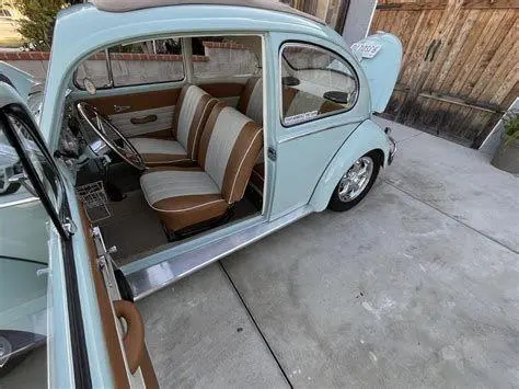 Interior VW Beetle Interior VW Kodok dengan dashboard orisinal