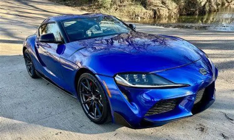 Harga supra mobil varian GR Supra biru