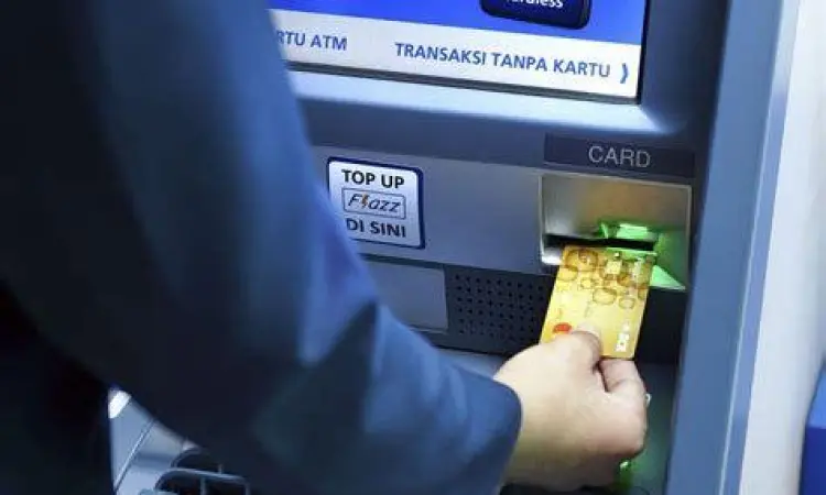 Transfer DANA via ATM Proses transfer saldo DANA melalui mesin ATM