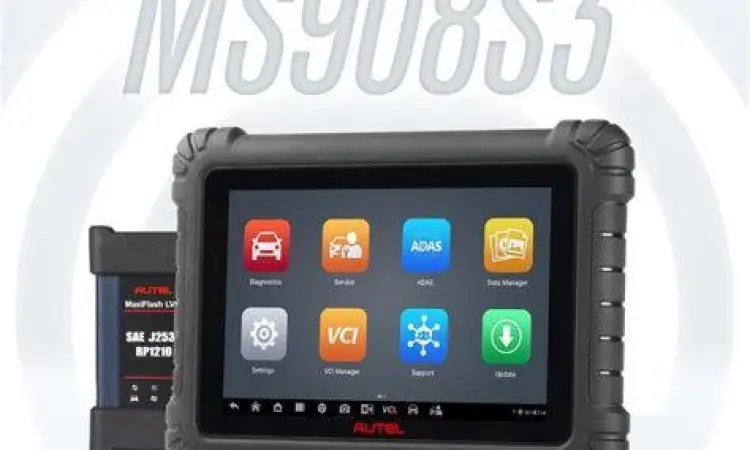 Proses scan ECU mobil menggunakan alat OBD2