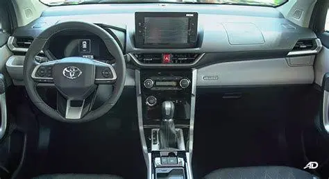 Dashboard Veloz Tampilan dashboard Toyota Veloz bekas