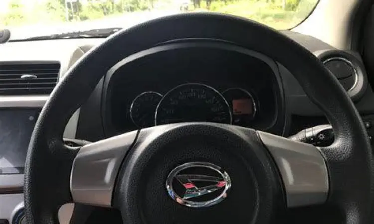interior daihatsu ayla varian terbaru