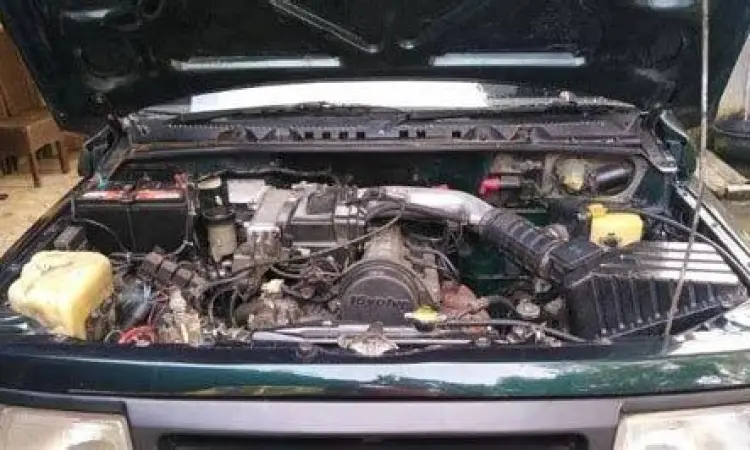 Kondisi mesin Suzuki Escudo G16A yang bersih dan terawat