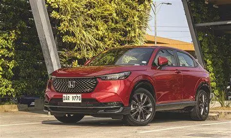 Honda HR-V RS Turbo Varian Honda HR-V RS Turbo berwarna Ignite Red Metallic