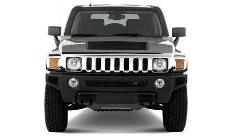 Eksterior Hummer H3 Tampilan eksterior depan Hummer H3 yang gagah