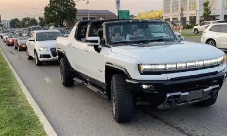 Fitur CrabWalk pada GMC Hummer EV