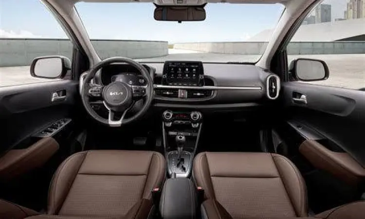 Interior Kia Picanto dengan layar sentuh