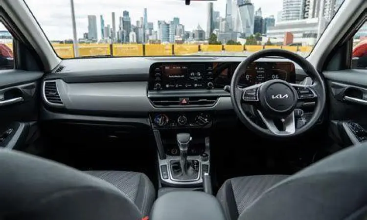 Interior mewah Kia Seltos bekas