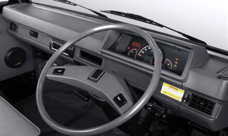 Interior kabin depan Mitsubishi L300 minimalis