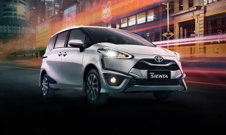 Eksterior Toyota Sienta bekas varian Q
