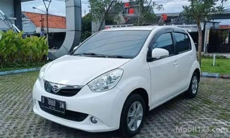 Eksterior Daihatsu Sirion Tampilan eksterior Daihatsu Sirion generasi kedua