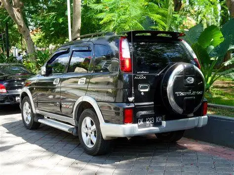Daihatsu Taruna Oxxy Modifikasi ringan Daihatsu Taruna Oxxy hitam