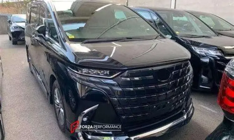 Wajah Depan Toyota Alphard Desain grille depan Toyota Alphard terbaru yang sangat besar dan megah