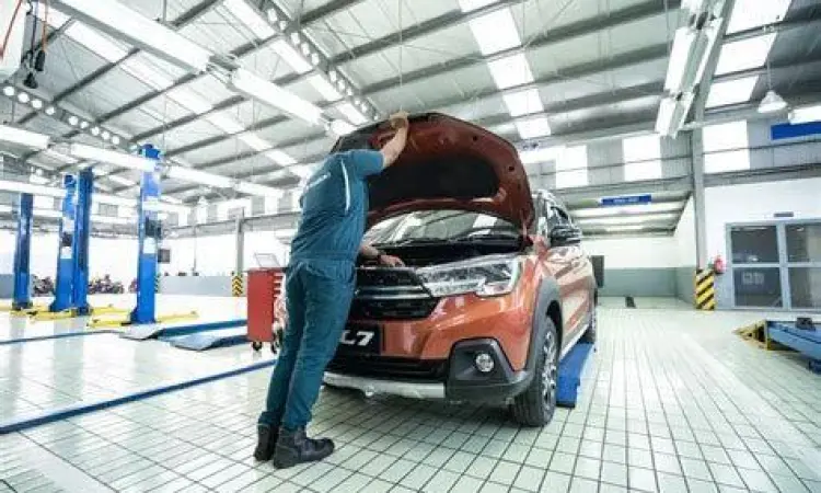 Servis Mobil Baru Layanan servis rutin mobil baru di bengkel resmi