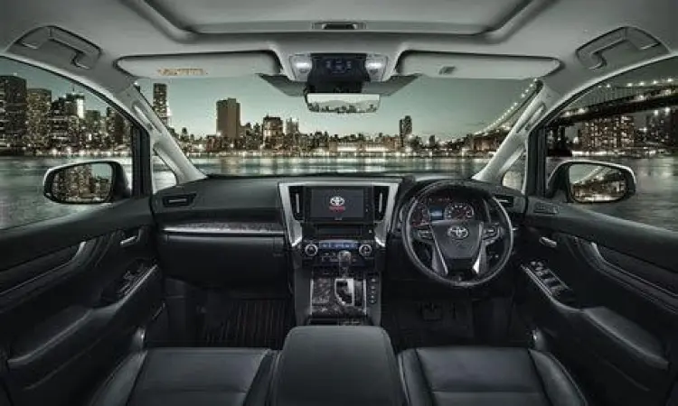 Interior mobil harga 500 jutaan dengan fitur canggih