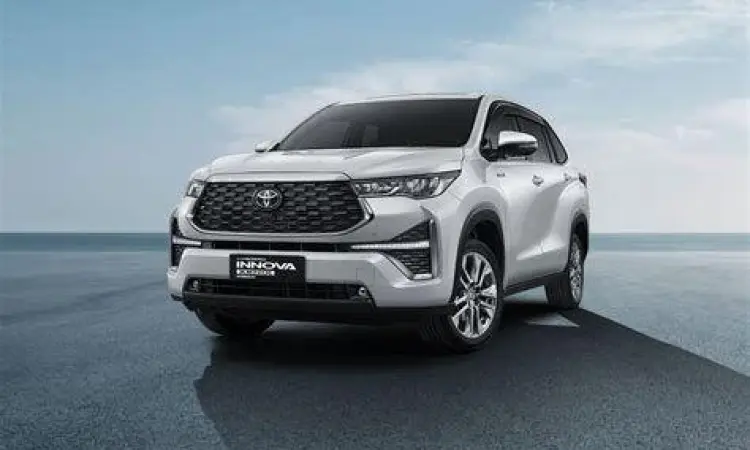 Eksterior Toyota Innova Zenix Hybrid putih