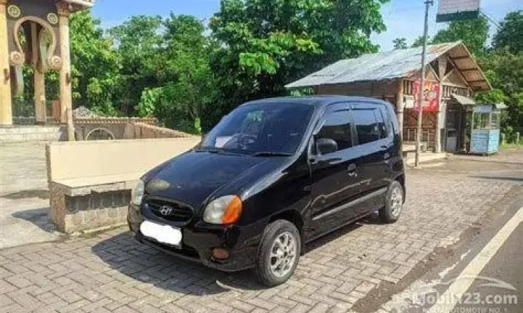 Hyundai Atoz City Car Hyundai Atoz warna silver yang mulus