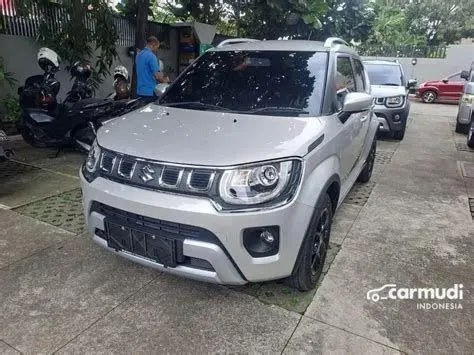 Suzuki Ignis GX Suzuki Ignis varian GX berwarna silver