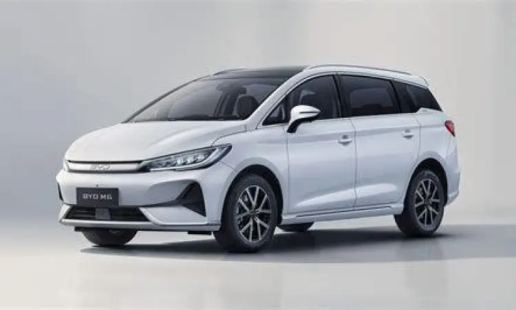 BYD M6 MPV listrik keluarga