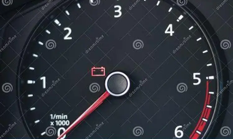 Indikator baterai menyala pada dashboard mobil