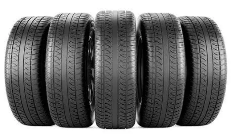 Perbandingan pola tapak ban baru dan ban yang sudah aus