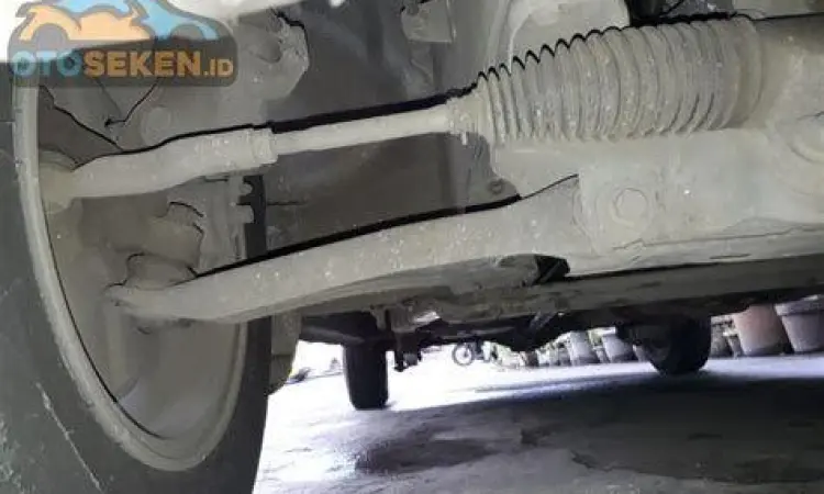 Suspensi Avanza 2010 Pengecekan suspensi dan kaki-kaki mobil bekas Avanza 2010