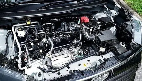 Mesin Avanza Lama Tampilan mesin Toyota Avanza 1.3 VVT-i yang bersih dan terawat